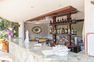 bar